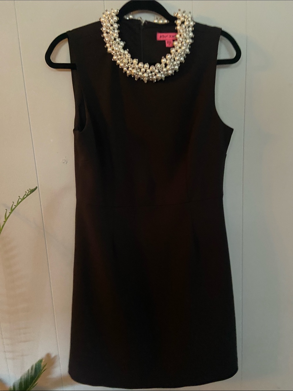 Y2k pearl collar Betsy Johnson sheath dress. Breakfast at Tiffany’s  Size 10